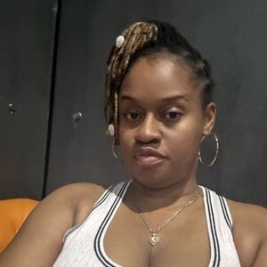 Meet your Posher, Justina